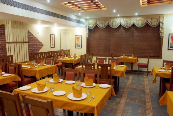 P R Pride Inn Pondicherry Exterior foto